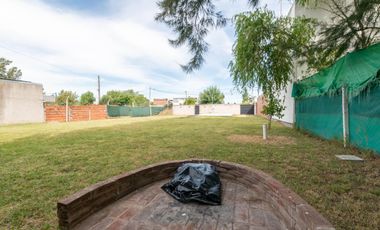 665 entre 16 y 17 Sicardi, casa con piscina en VENTA