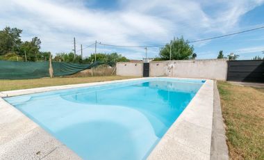 665 entre 16 y 17 Sicardi, casa con piscina en VENTA