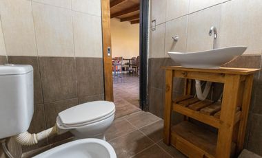 665 entre 16 y 17 Sicardi, casa con piscina en VENTA