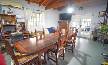 Casa / Quinta Ruta 1 , KM 10 a 100 mts lado Este.