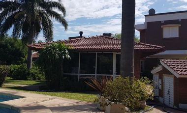 Casa / Quinta Ruta 1 , KM 10 a 100 mts lado Este.