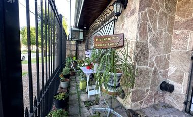 Venta casa 3 ambientes con cochera y quincho en Wilde