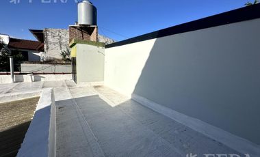 Venta casa 3 ambientes con cochera y quincho en Wilde