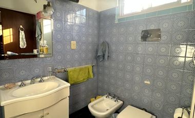 Venta casa 3 ambientes con cochera y quincho en Wilde