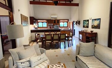 Casa en  venta en Camino de la costa, sobre calle 3