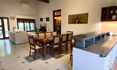 Casa en  venta en Camino de la costa, sobre calle 3