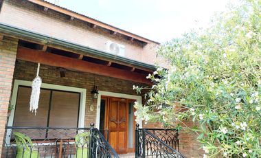 Casa en  venta en Camino de la costa, sobre calle 3