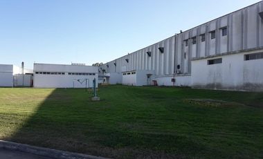 Planta industrial de 13745 m2 cub, en Moreno