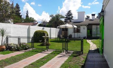 HOUSING -Casa - Quintas De Arguello, 3 DORMITORIOS COCHER 3 AUTOS.IMPECABLE