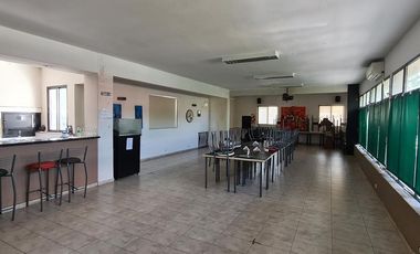 Gran lote sobre 1ero de Mayo y Cerrito ideal para construir