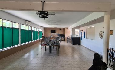 Gran lote sobre 1ero de Mayo y Cerrito ideal para construir