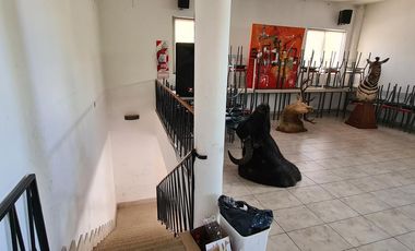 Gran lote sobre 1ero de Mayo y Cerrito ideal para construir