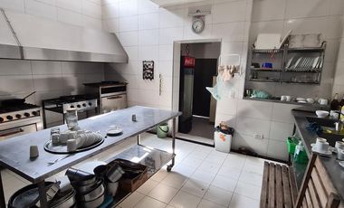 Gran lote sobre 1ero de Mayo y Cerrito ideal para construir