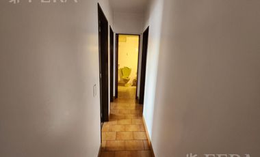 Venta de departamento de 3 ambientes con balcón en Wilde