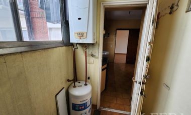 Venta de departamento de 3 ambientes con balcón en Wilde