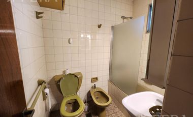 Venta de departamento de 3 ambientes con balcón en Wilde