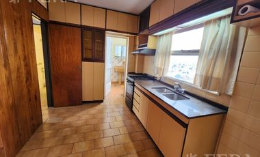 Venta de departamento de 3 ambientes con balcón en Wilde