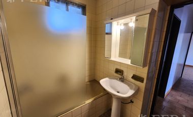 Venta de departamento de 3 ambientes con balcón en Wilde