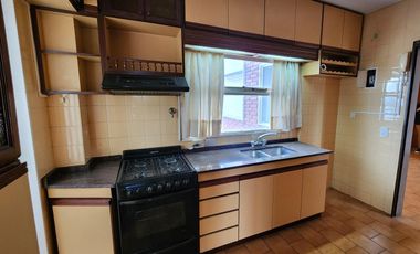 Venta de departamento de 3 ambientes con balcón en Wilde