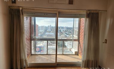 Venta de departamento de 3 ambientes con balcón en Wilde