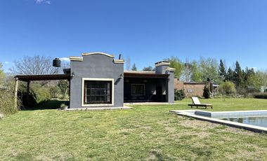 Venta Casa quinta estilo campo en Salvador María, Lobos