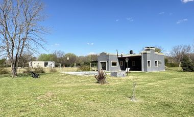 Venta Casa quinta estilo campo en Salvador María, Lobos