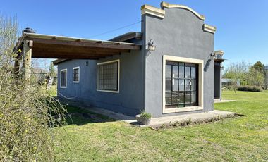 Venta Casa quinta estilo campo en Salvador María, Lobos