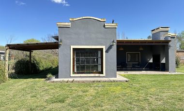 Venta Casa quinta estilo campo en Salvador María, Lobos