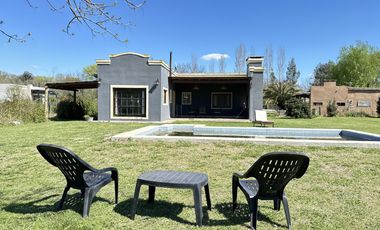 Venta Casa quinta estilo campo en Salvador María, Lobos