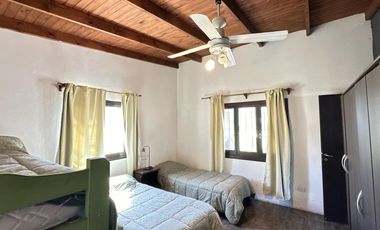 Venta Casa quinta estilo campo en Salvador María, Lobos