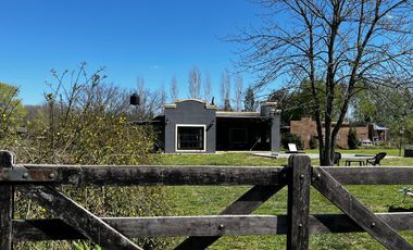 Venta Casa quinta estilo campo en Salvador María, Lobos