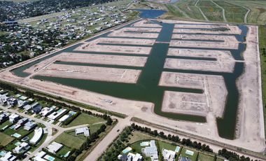 Terreno en Venta de 555 m2 en Funes Lakes