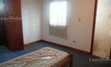 Casa 5 ambientes con pileta en Lanús