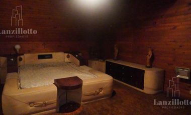 Casa 5 ambientes con pileta en Lanús