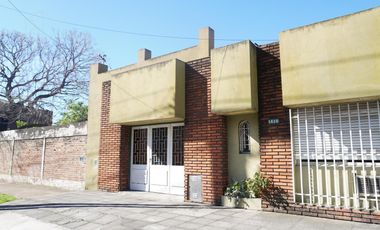 Casa 5 ambientes con pileta en Lanús