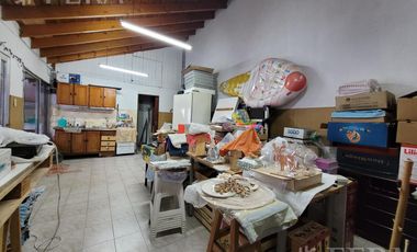 Venta casa 5 ambientes con cochera y quincho en Wilde