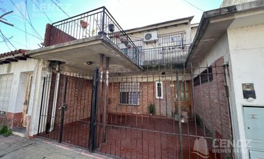 Venta Casa 4 ambientes Patio, Terraza y Doble Cochera-Quilmes APTO CREDITO HIPOTECARIO