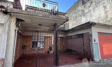 Venta Casa 4 ambientes Patio, Terraza y Doble Cochera-Quilmes APTO CREDITO HIPOTECARIO