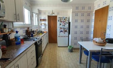 Departamento de 4 ambientes en Banfield Oeste Edificio Banco Galicia amplio balcon con vista panoramica