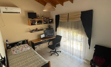 Impecable casa en el C. C. Champagnat