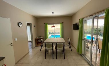 Impecable casa en el C. C. Champagnat