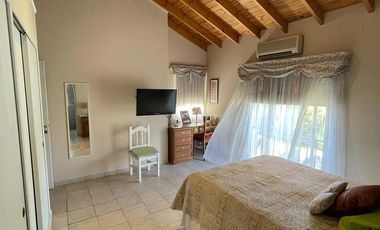 Impecable casa en el C. C. Champagnat