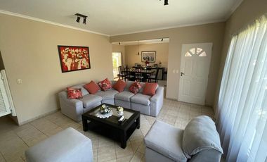 Impecable casa en el C. C. Champagnat