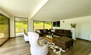 Casa campestre en la zona de cerritos
