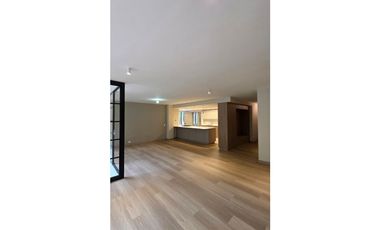 APRTAMENTO EN VENTA EN EL POBLADO LOMA DEL TESORO REMODELADO