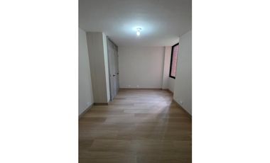 APRTAMENTO EN VENTA EN EL POBLADO LOMA DEL TESORO REMODELADO
