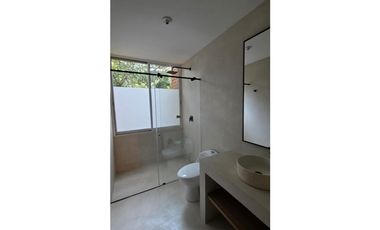 APRTAMENTO EN VENTA EN EL POBLADO LOMA DEL TESORO REMODELADO