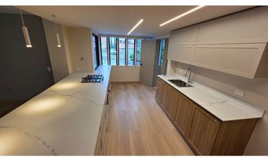 APRTAMENTO EN VENTA EN EL POBLADO LOMA DEL TESORO REMODELADO