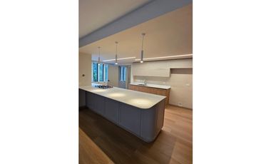 APRTAMENTO EN VENTA EN EL POBLADO LOMA DEL TESORO REMODELADO