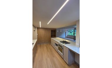 APRTAMENTO EN VENTA EN EL POBLADO LOMA DEL TESORO REMODELADO